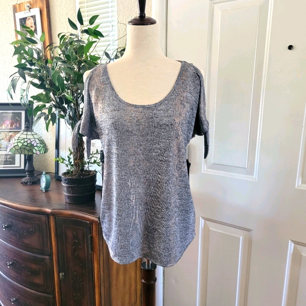 Naif Cold Shoulder Top